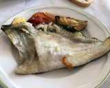 Foto del paso 5 de la receta: Rodaballo con patatas al horno sobre escalibada