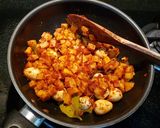 Foto langkah ke 4 dari resep Kentang balado teri medan+telur puyuh.