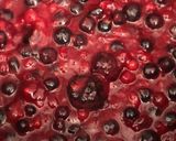 Une image de l'étape 4 de Tarte rustique aux fruits rouges, noix et crème fraîche.