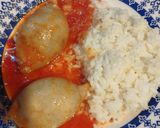 Foto del paso 6 de la receta: Tubos de calamar rellenos en salsa de tomate con arroz blanco