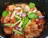 รูปขั้นตอนการทำที่ 4 ของ แกงไก่ใส่เส้นร้อน