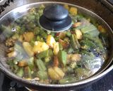बटाटा भिंडी फ्राई (Batata bhindi fry recipe in Hindi) रेसिपी चरण 3 फोटो