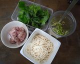 รูปขั้นตอนการทำที่ 1 ของ สปาเกตตี,หมูสับ,ตำลึงผัดพริกสด,ไข่ดาว - คีโต