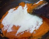 A picture of step 3 of Ripe Papaya Halwa.