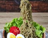 Foto langkah ke 5 dari resep Mie Goreng Terbang.