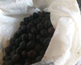 A picture of step 3 of Salt-dried olives👍😜🎄.