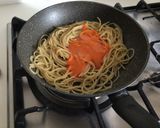 Foto del passaggio 3 della ricetta Spaghetto con salsa di datterini, e burrata con pistacchi