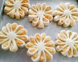 Hình bước làm 6 của món Bánh phèo (bánh hoa mai)