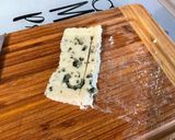 Une image de l'étape 7 de Salades de concombre à la crème, tomates, roquefort et aneth.