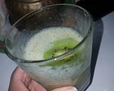 Foto del paso 3 de la receta: Licuado banana kiwi limón