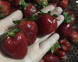 Hình bước làm 1 của món Dâu dầm chua ngọt