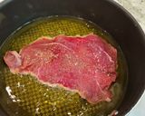 Foto del paso 2 de la receta: Filetes de ternera en salsa de zanahoria y cebolla