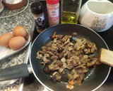Foto del paso 1 de la receta: Revuelto de surtido de setas con cinco variedades