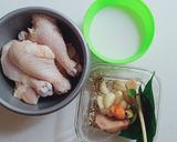 Foto langkah ke 1 dari resep Ayam bumbu kuning.