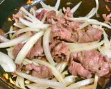 Hình bước làm 2 của món Bún bò xào củ hành