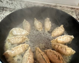 Foto del paso 12 de la receta: Empanadillas chinas o Gyozas de pollo y langostinos