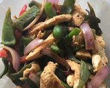 Foto del paso 5 de la receta: Fajitas de pollo con rajas de chile Poblano