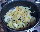 Foto del paso 2 de la receta: Pollo estofado con patatas en salsa básica