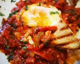 Pas rețetă Shakshuka sau ouă poșate în sos de roșii 2 fotografie
