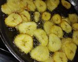 A picture of step 3 of Fried plantain.