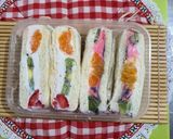 Foto langkah ke 8 dari resep Fruits sando Jepang ala fe.