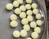 A picture of step 5 of Kolkata Sponge Roshogolla 😋.