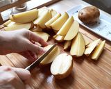 Foto langkah ke 2 dari resep Kentang Goreng / 감자튀김.
