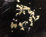 Foto del paso 2 de la receta: Migas de coliflor con huevos a la plancha