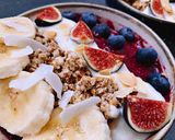 A picture of step 5 of Smoothie Bowl with Bananas and Blueberries.
