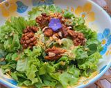 Hình bước làm 2 của món Salad trộn hạt óc chó