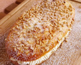 Foto del paso 19 de la receta: Coca de Sant Joan 2024 v1: De piñones rellena de nata y coulis de frutos rojos