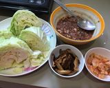 รูปขั้นตอนการทำที่ 3 ของ แกงจืดกะหล่ำปลีหมูสับเห็ดหอม