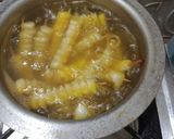 A picture of step 2 of Boiled seekh corn maize.