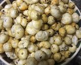 પેરી પેરી મખાના (Peri Peri Makhana recipe in Gujarati) રેસીપી સ્ટેપ2ફોટો