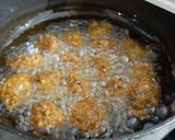 A picture of step 3 of Sprouted Moong Pakoda.