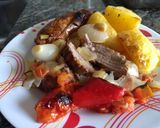 Foto del paso 3 de la receta: Tapa de asado al horno con chorizos, papas y verduras