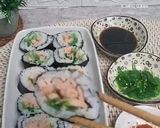 Foto langkah ke 1 dari resep Salmon Wakame Roll.