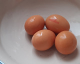 Foto del paso 1 de la receta: Huevos rellenos de ensaladilla de atún