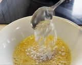 Foto del paso 3 de la receta: Tortilla de espárragos, tomatitos y queso semicurado de cabra