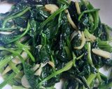 A picture of step 5 of Spinach stir fry.