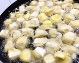 Foto langkah ke 2 dari resep Tahu Tepung Lada Garam.