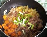 Nikujaga (Japanese Stewed Beef And Potato) langkah memasak 4 foto