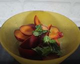 A picture of step 2 of Fresh plum juice.