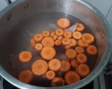 Foto langkah ke 1 dari resep Sop ayam kuning khas betawi.