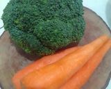 Foto langkah ke 1 dari resep Tumis Ceria (Wortel dan Brokoli).