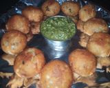A picture of step 4 of Samak rice potato pakoda.