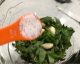 Foto del paso 4 de la receta: Pesto de cilantro con albahaca
