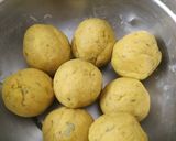 A picture of step 4 of Sweet Potato Paratha.