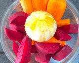 A picture of step 2 of Beet Carrot and Orange Detox Drink.