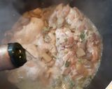 Foto del paso 2 de la receta: Muslitos de pollo deshuesados al verdeo con champiñones